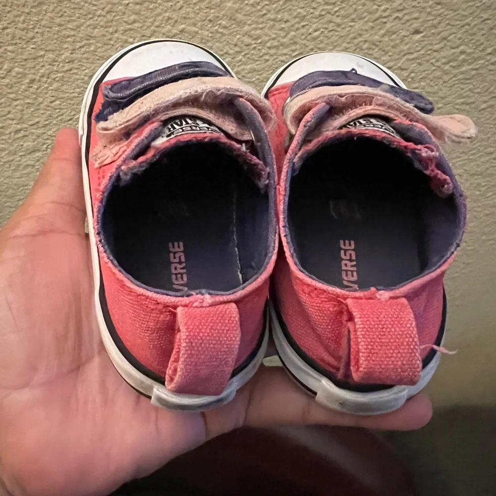 Converse size 6